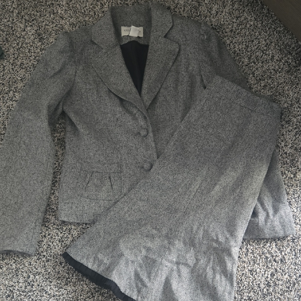 White House Black Market Women's Charcoal Suit